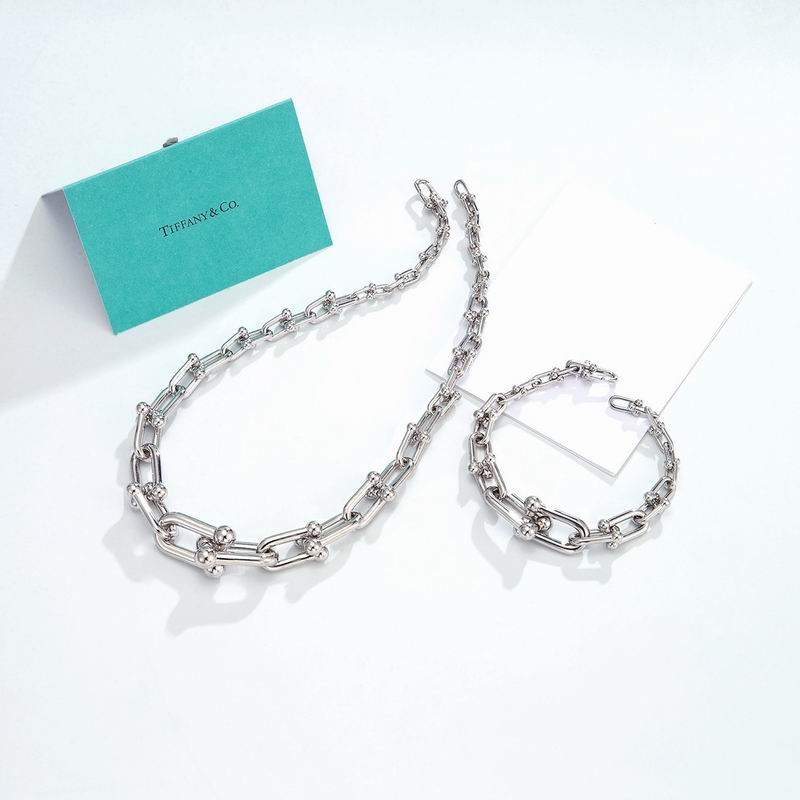 Tiffany suits 04lyx08